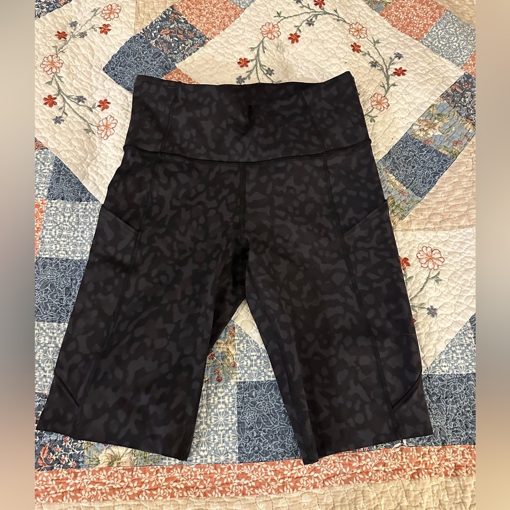 lululemon athletica fast and free 10” Bike Shorts black printed